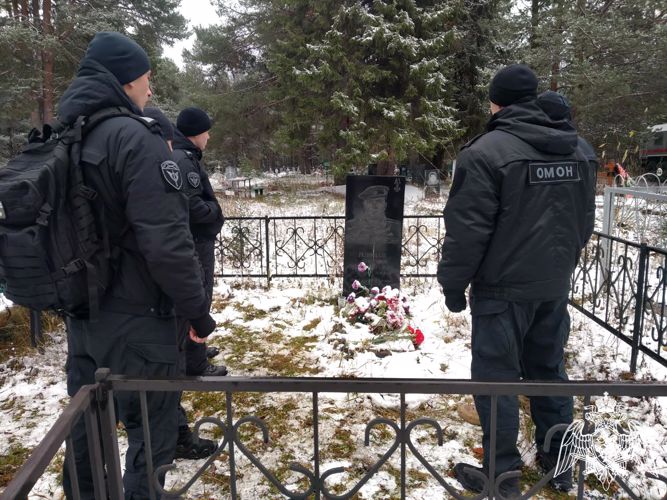 В Коми сотрудники ОМОН «Зырянин» почтили память погибшего сослуживца