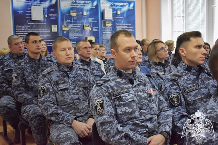 Сотрудников вневедомственной охраны Росгвардии поздравили с  Днем образования службы