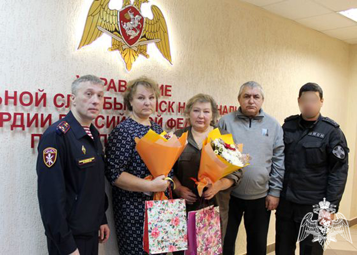 Начальник Управления Росгвардии по Республике Коми поздравил матерей погибших росгвардейцев с Днем матери
