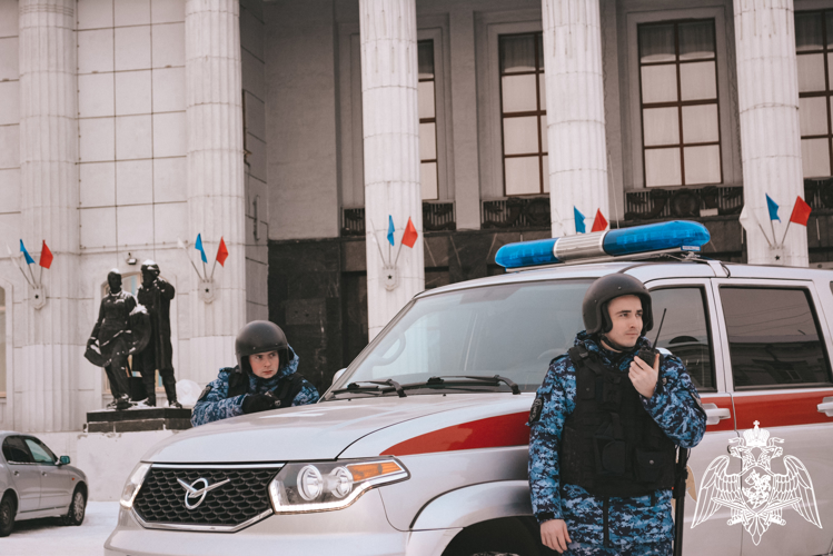 В Коми росгвардейцы усмиряли агрессивных посетителей гостиницы, сауны, пиццерии и травматологии   