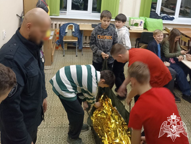 В Республике Коми росгвардейцы провели уроки мужества в рамках Дня Героя Отечества