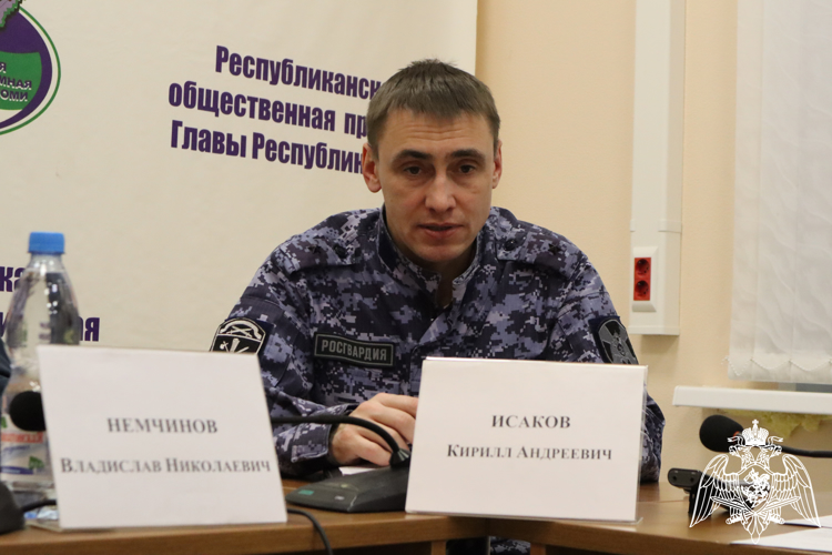 Сотрудники Росгвардии Коми напомнили жителям региона о соблюдении правил безопасности в период новогодних праздников