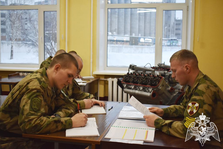 В Сыктывкаре в Центре подготовки личного состава Росгвардии курсанты Пермского военного института прошли войсковую стажировку