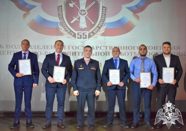 В Сыктывкаре росгвардейцев поздравили с 55-летием подразделений лицензионно-разрешительной работы и государственного контроля