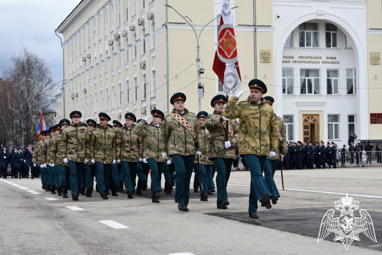 В Сыктывкаре военнослужащие Росгвардии приняли участие в генеральной репетиции торжественного шествия ко Дню Победы
