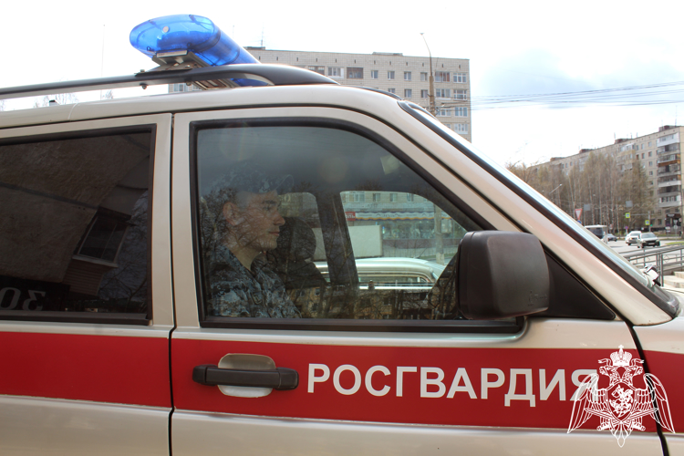 Росгвардейцы задержали нарушителей испортивших имущество в увеселительных заведениях Сыктывкара