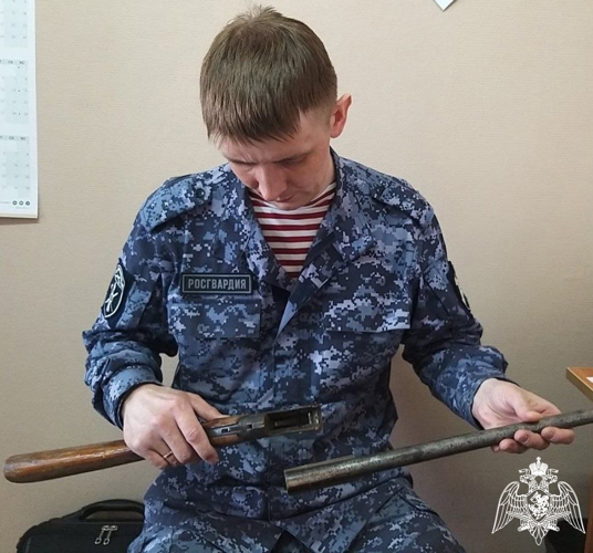 Сыктывкарцы продолжают добровольно сдавать в Росгвардию найденное оружие