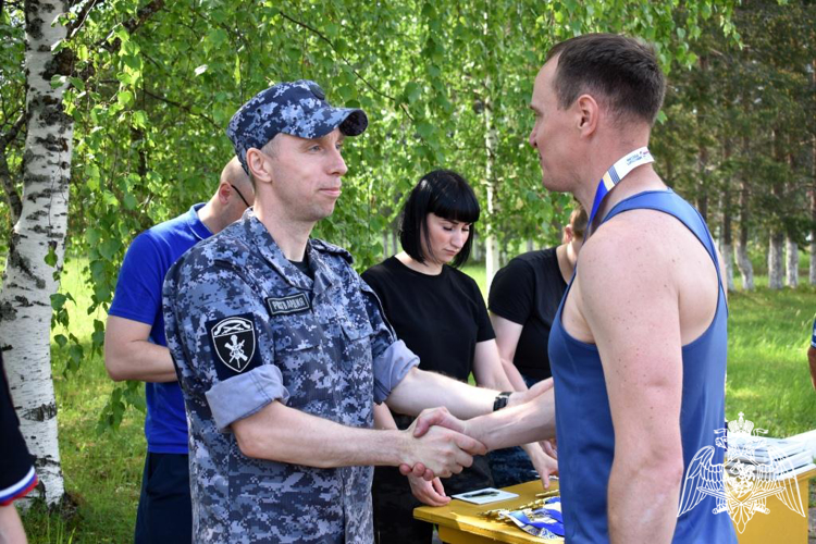 В Сыктывкаре состоялся чемпионат по служебному двоеборью памяти сотрудника ОМОН «Зырянин» Алексея Опацкого