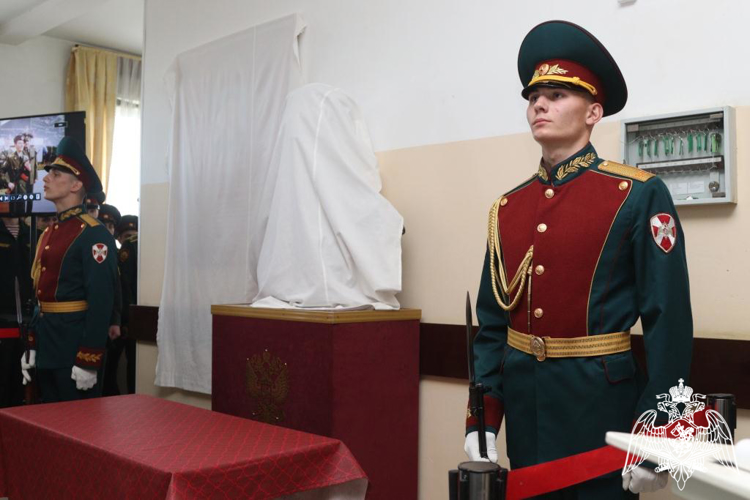 Память кавалера Ордена Мужества лейтенанта Григория Мулина увековечили в Санкт-Петербурге
