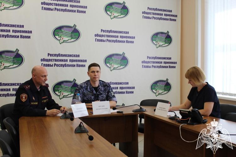 В Сыктывкаре сотрудники Росгвардии рассказали, как поступить на службу