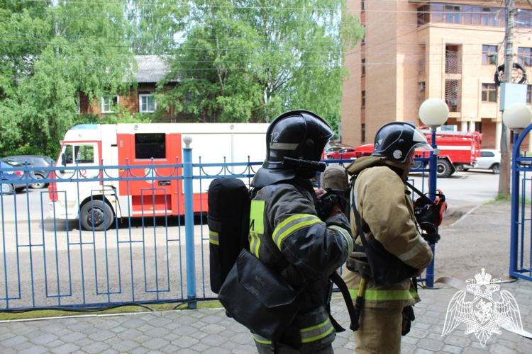 В Сыктывкаре прошли пожарно-тактические учения Росгвардии и МЧС