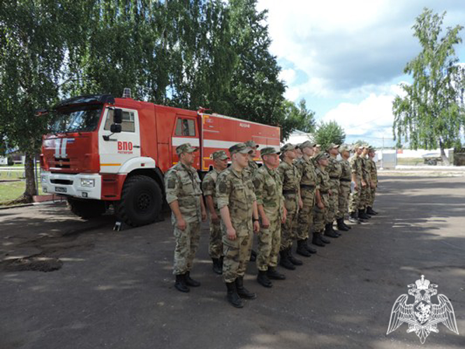 В Сыктывкаре в Центре подготовки личного состава Северо-Западного округа Росгвардии прошли учения с подразделениями ведомственной пожарной охраны на объектах инфраструктуры