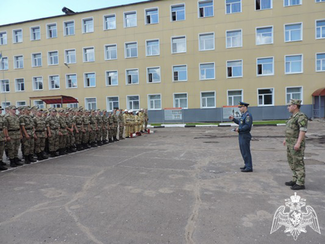 В Сыктывкаре в Центре подготовки личного состава Северо-Западного округа Росгвардии прошли учения с подразделениями ведомственной пожарной охраны на объектах инфраструктуры