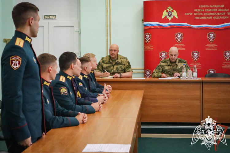 Выпускники военных вузов Росгвардии из Республики Коми прибыли в Санкт-Петербург