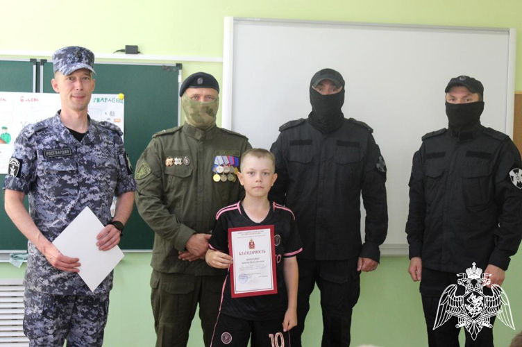 Росгвардейцы Коми провели комплекс специальных мероприятий для подшефных кадетов гвардейской смены