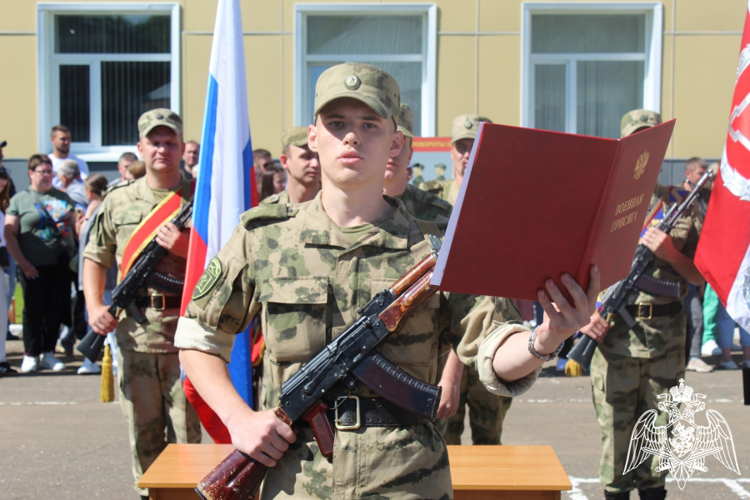 Центр подготовки личного состава Северо-Западного округа Росгвардии пополнился призывниками