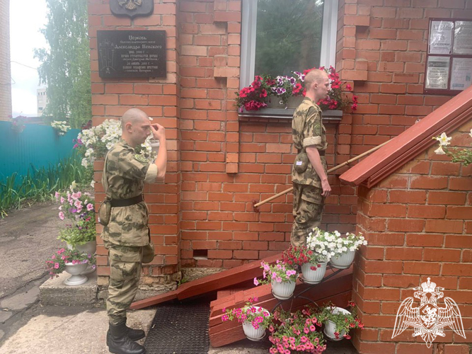 В Сыктывкаре военнослужащие и сотрудники Росгвардии в День Крещения Руси приняли участие в богослужениях