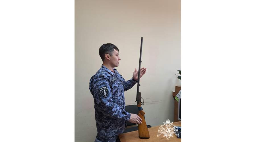 Жители Усть-Куломского района сдали в Росгвардию найденные предметы вооружения