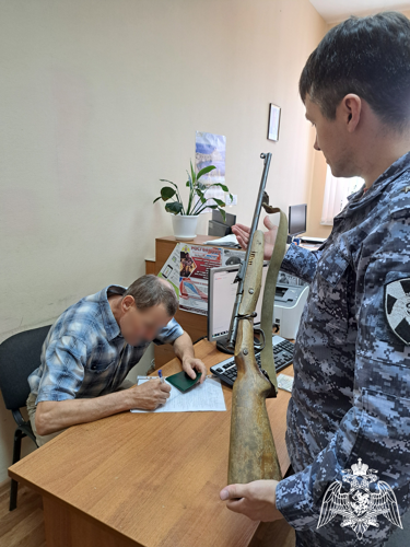 Жители Усть-Куломского района сдали в Росгвардию найденные предметы вооружения