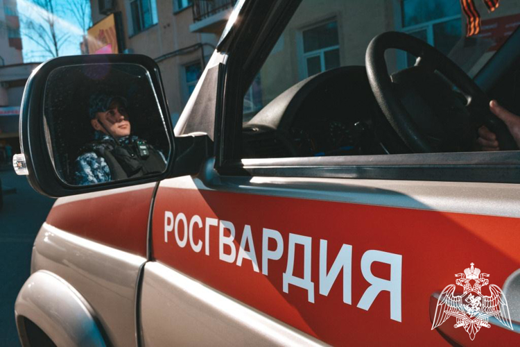 Сотрудники вневедомственной охраны Росгвардии Коми отмечают 72-ю годовщину со дня основания службы
