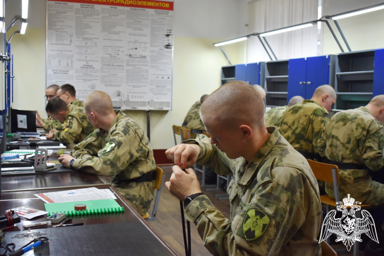 В Сыктывкаре завершают стажировку курсанты Пермского военного института Росгвардии 