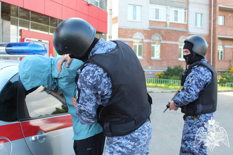 В Вуктыле росгвардейцы задержали агрессивного мужчину в медицинском учреждении