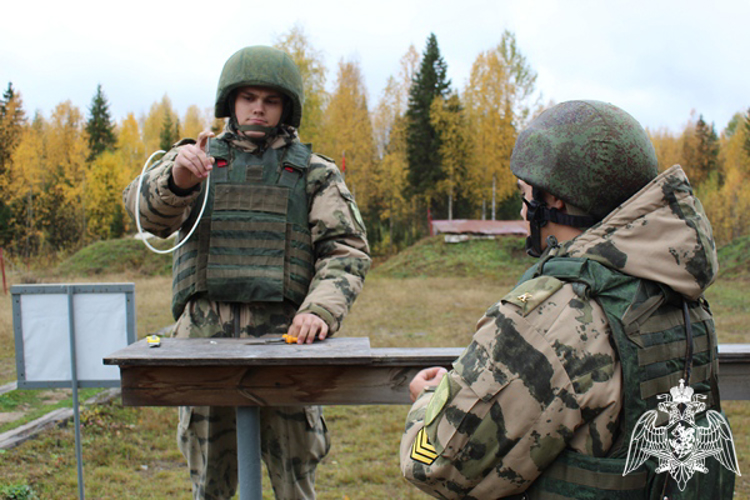 В Сыктывкаре курсанты Пермского военного института прошли войсковую стажировку в Центре подготовки личного состава Росгвардии 
