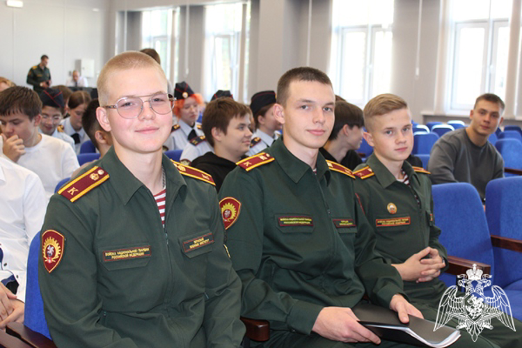 В Сыктывкаре курсанты Пермского военного института прошли войсковую стажировку в Центре подготовки личного состава Росгвардии 