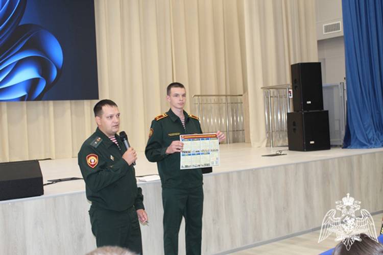В Сыктывкаре курсанты Пермского военного института прошли войсковую стажировку в Центре подготовки личного состава Росгвардии 