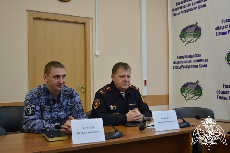 Сотрудники Росгвардии Коми напомнили жителям региона о соблюдении правил безопасности в период новогодних праздников