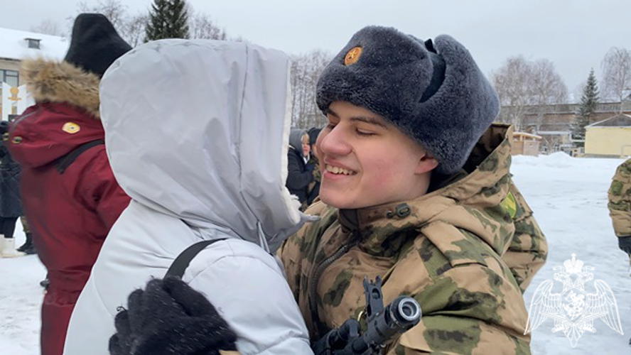 В Сыктывкаре военнослужащие по призыву торжественно приняли присягу
