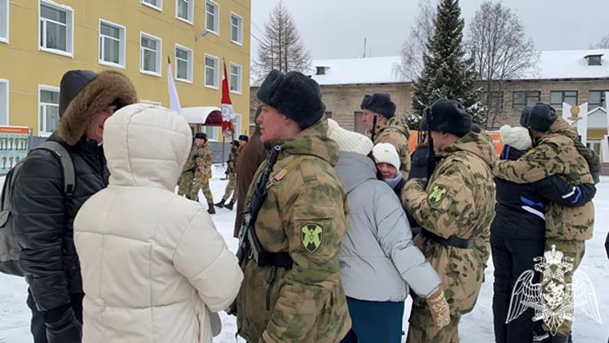 В Сыктывкаре военнослужащие по призыву торжественно приняли присягу