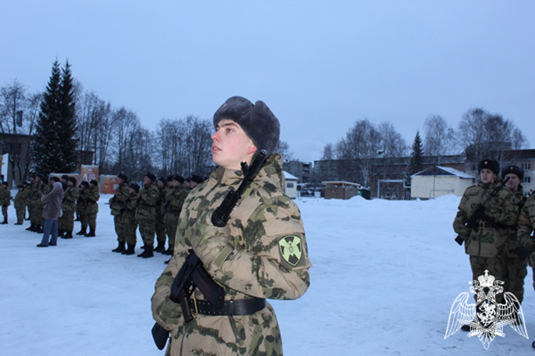 В Сыктывкаре военнослужащие по призыву торжественно приняли присягу