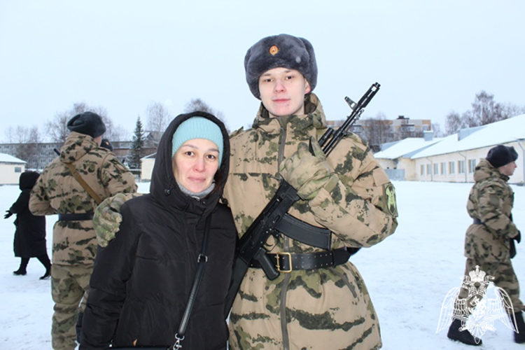 В Сыктывкаре военнослужащие по призыву торжественно приняли присягу