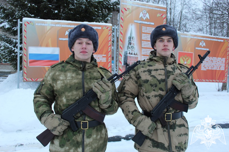 В Сыктывкаре военнослужащие по призыву торжественно приняли присягу