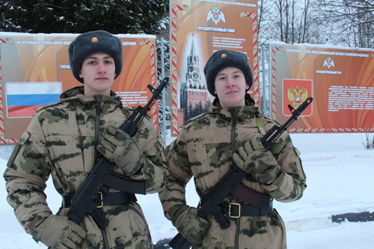 В Сыктывкаре военнослужащие по призыву торжественно приняли присягу