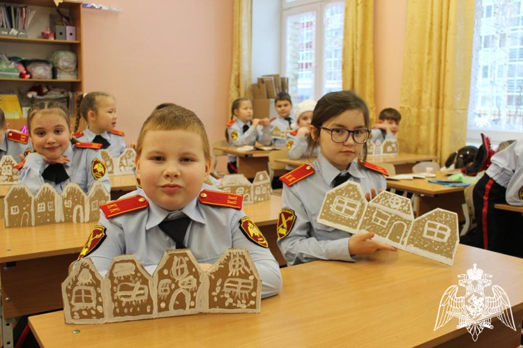 В Республике Коми Дед Мороз специального назначения поздравил с Новым годом подшефных кадетов