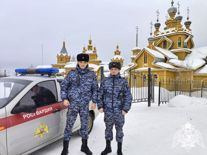 В Республике Коми росгвардейцы обеспечивают охрану общественного порядка во время празднования Крещения Господня