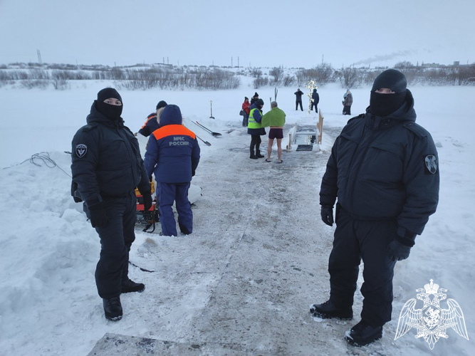 В Республике Коми росгвардейцы обеспечивают охрану общественного порядка во время празднования Крещения Господня