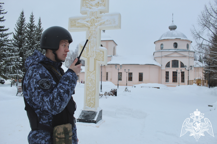 В Республике Коми росгвардейцы обеспечивают охрану общественного порядка во время празднования Крещения Господня