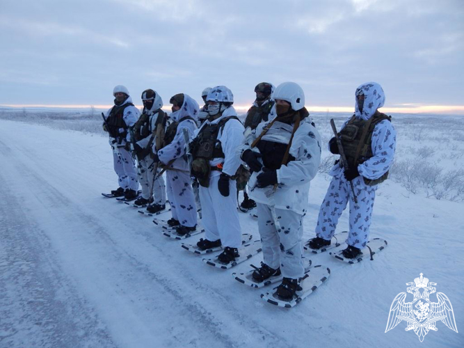 Сотрудники воркутинского ОМОН «Арктика» совершенствовали навыки в полевых условиях