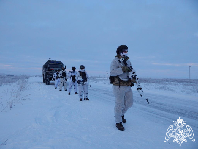 Сотрудники воркутинского ОМОН «Арктика» совершенствовали навыки в полевых условиях