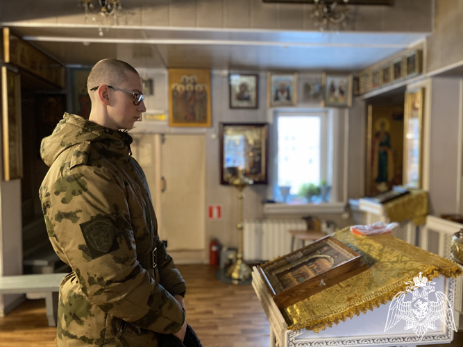 Военнослужащие Центра подготовки личного состава Северо-Западного округа Росгвардии встретили Рождество Христово