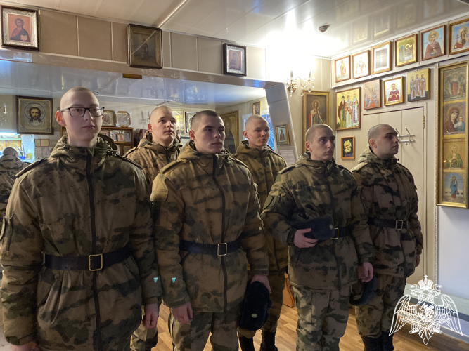 Военнослужащие Центра подготовки личного состава Северо-Западного округа Росгвардии встретили Рождество Христово