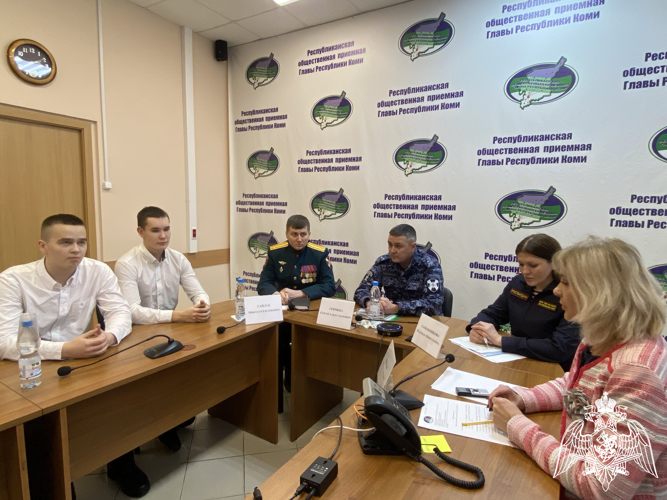 В Сыктывкаре росгвардейцы рассказали выпускникам школ о военных вузах Росгвардии