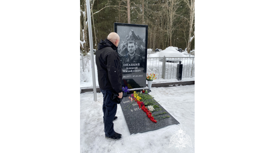 В Сыктывкаре сотрудники ОМОН «Зырянин» почтили память боевого товарища, погибшего при исполнении служебного долга
