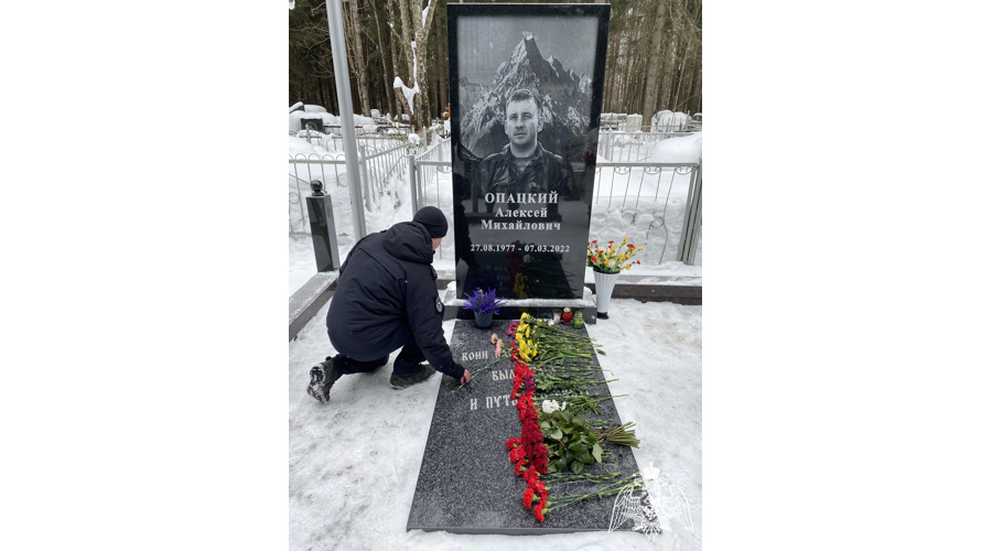 В Сыктывкаре сотрудники ОМОН «Зырянин» почтили память боевого товарища, погибшего при исполнении служебного долга