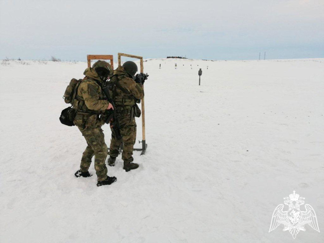 Сотрудники сыктывкарского и воркутинского ОМОН совершенствовали навыки в полевых условиях