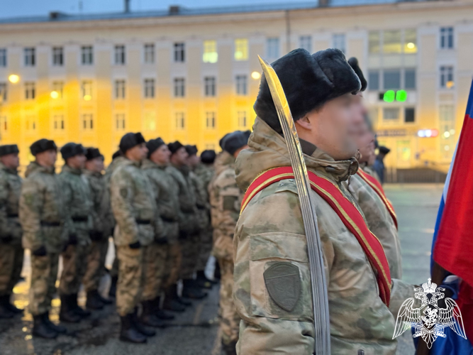 В Сыктывкаре военнослужащие Росгвардии участвуют в репетиции торжественного шествия ко Дню Победы