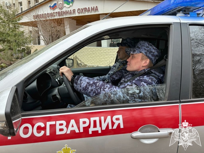 В Сыктывкаре росгвардейцы задержали агрессивного посетителя буфета